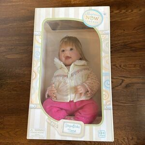 New in box Lee Middleton Now Newborn Snowflake Time baby doll